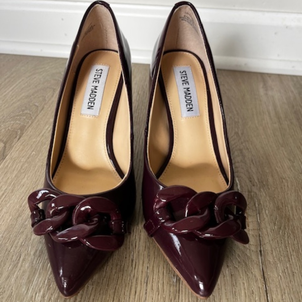 Steve Madden Lalette Chainlink Pump in Burgundy Size 4
